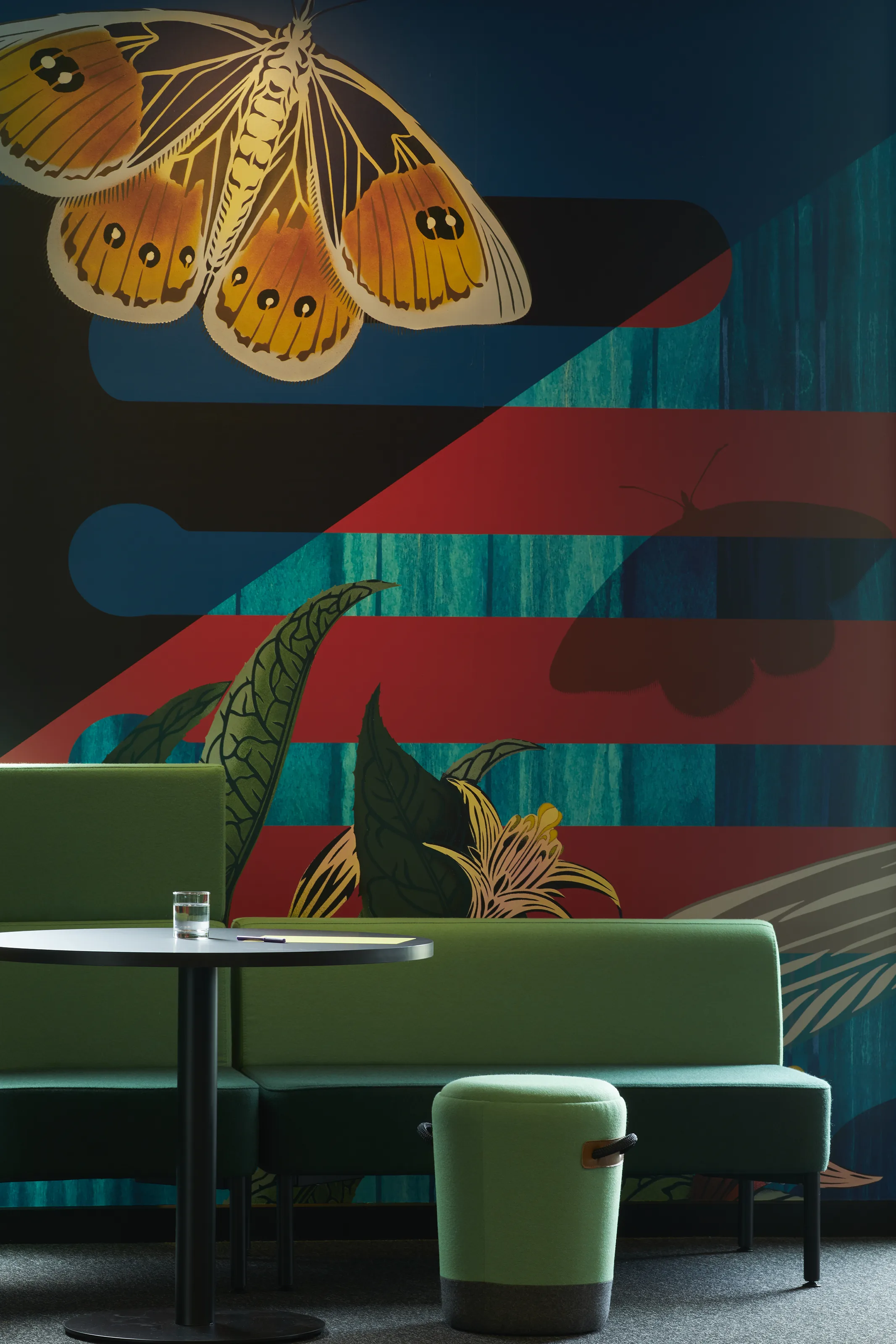 aw interiors <img alt="" src="/images/e/2/2/f/2/e22f250603043dbd81cbaa3fcc53f75dd3b08930-pwc-chch-interior-fitout-breakout-space2.webp?description" />